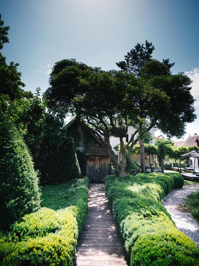 Relais & Chateaux Taubenkobel Schützen am Gebirge Екстериор снимка